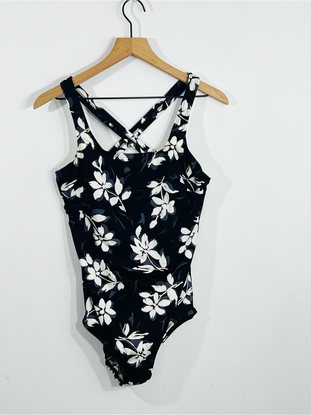 Lands' End Black One Piece Bathing Suit Swimsuit Criss Cross Back Floral 16 Long